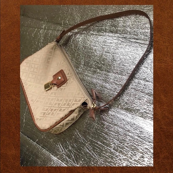 Tommy Hilfiger Handbags - ❗️VINTAGE❗️Authentic Tommy Hilfiger Baguette Purse w Lock